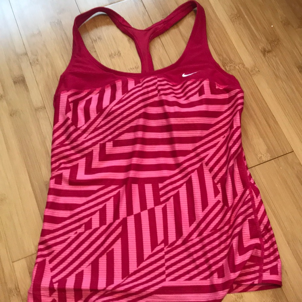 Nike fit dry workout tank